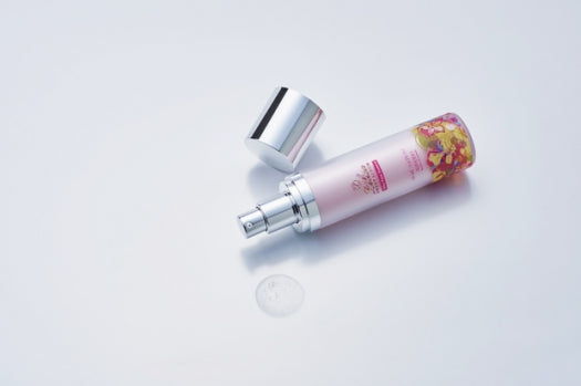 リリカスウィートセラム　シルキーフェイスエッセンス(美容液) Lilica SWEET SERUM Silky Face Essence
